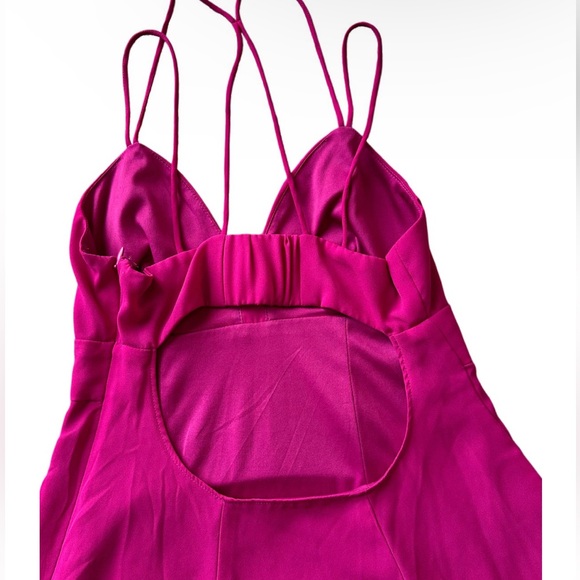 Express Spaghetti Strap Zipper Keyhole Dress - Picture 4 of 5